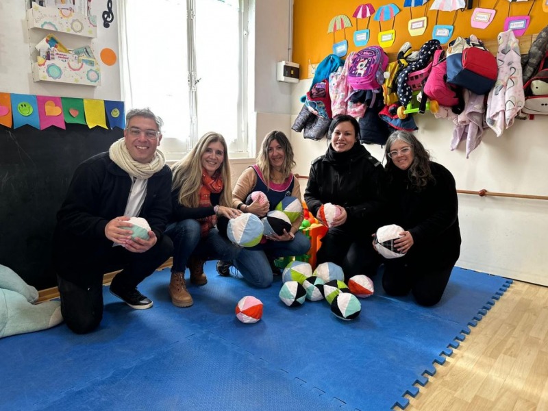 Internos confeccionaron juguetes para un jardn maternal